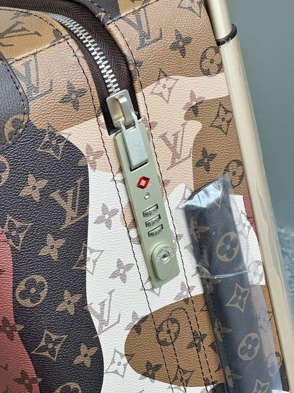 Louis Vuitton Multicolor Brown Tan Cream Monogram Face-Print Carry-On - Picture 3 of 4